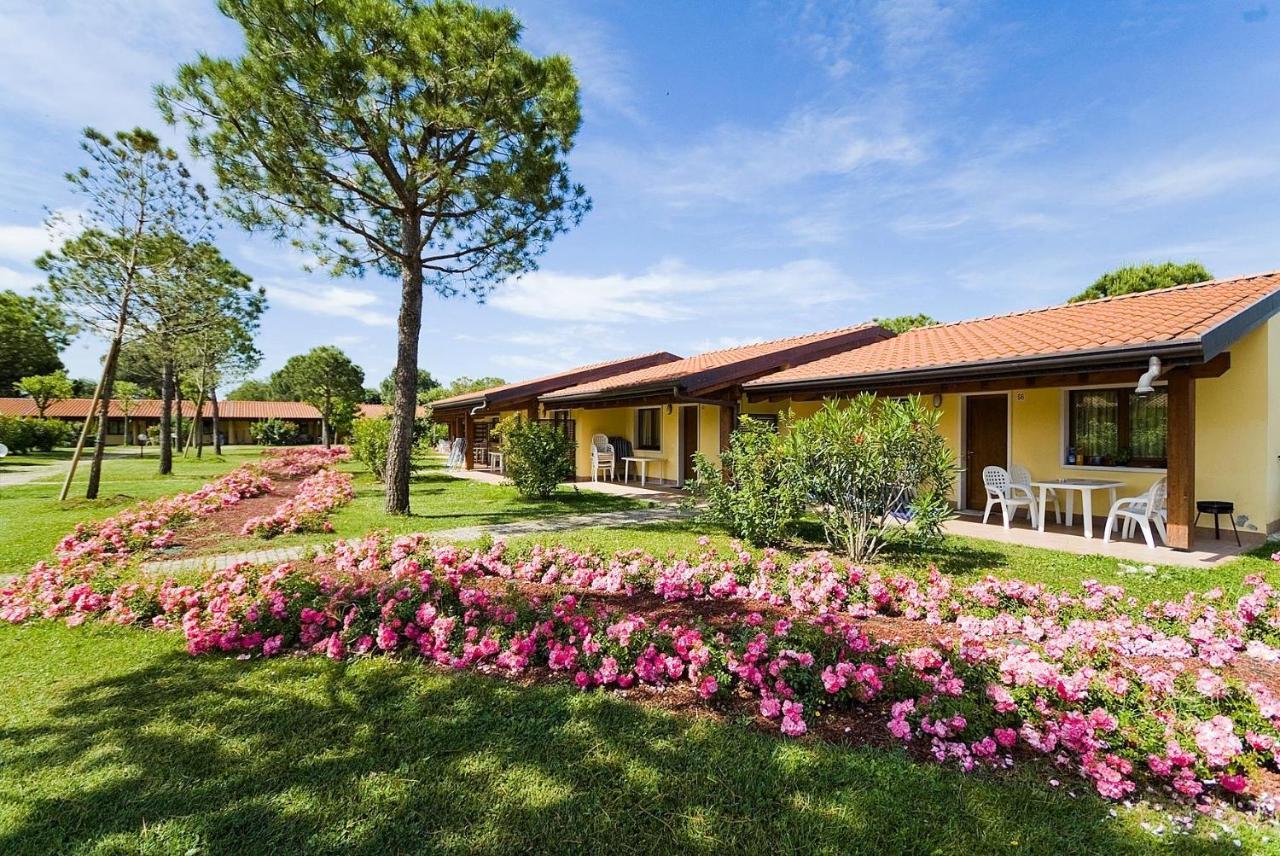 Campeggio del Garda Peschiera del Garda Esterno foto