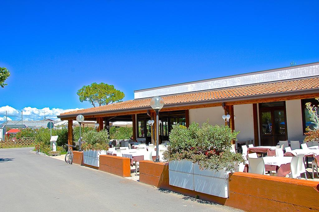 Campeggio del Garda Peschiera del Garda Esterno foto