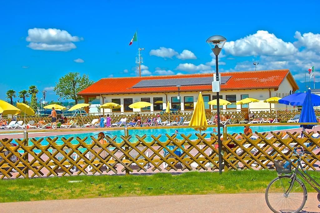 Campeggio del Garda Peschiera del Garda Esterno foto