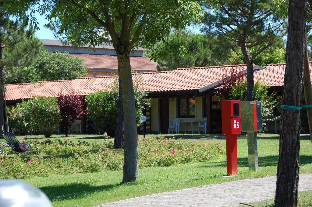 Campeggio del Garda Peschiera del Garda Esterno foto