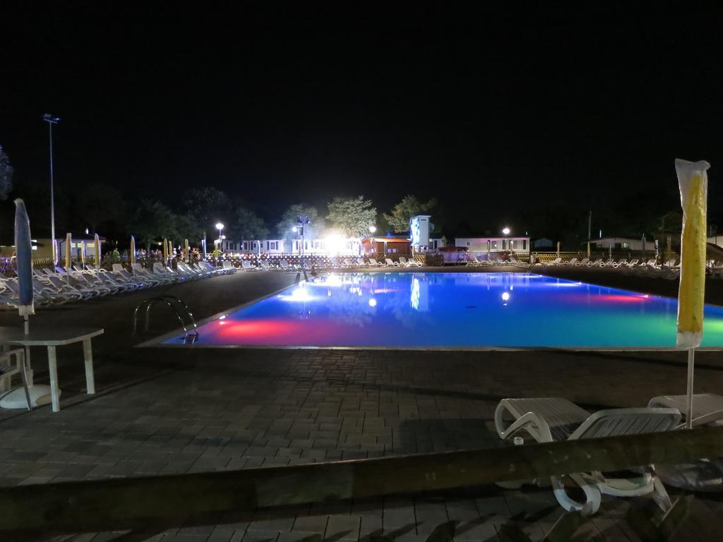 Campeggio del Garda Peschiera del Garda Esterno foto