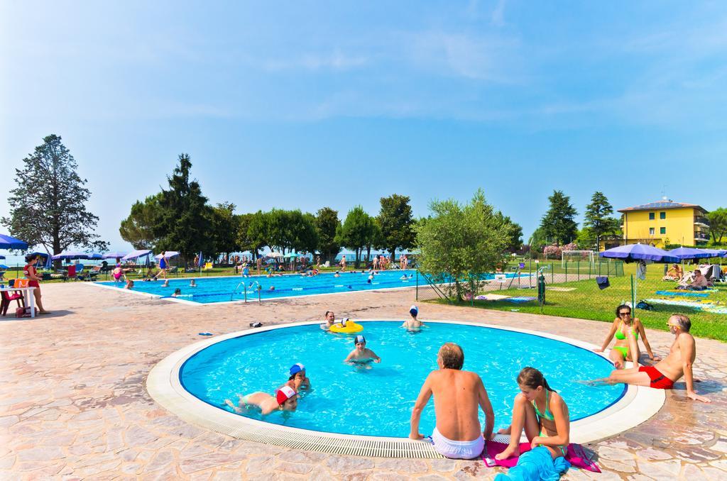 Campeggio del Garda Peschiera del Garda Esterno foto