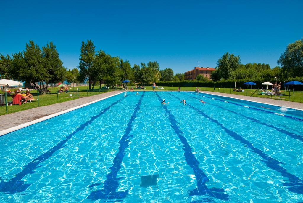 Campeggio del Garda Peschiera del Garda Esterno foto