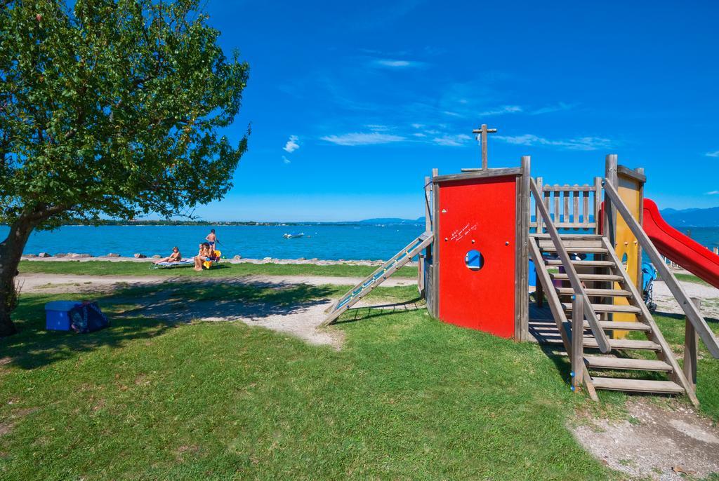 Campeggio del Garda Peschiera del Garda Esterno foto