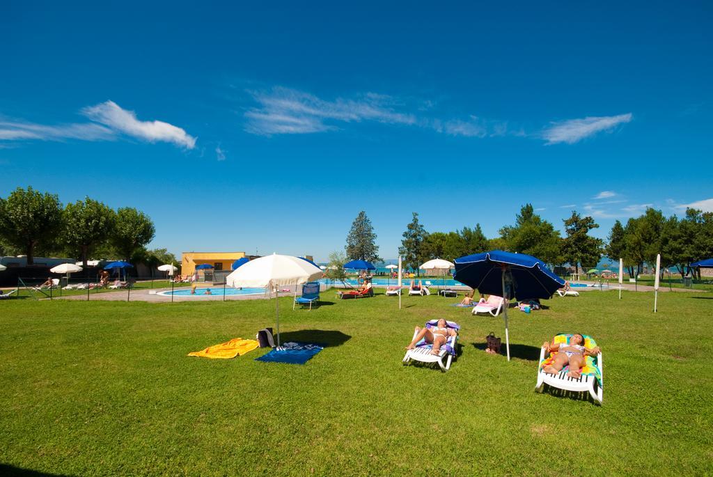 Campeggio del Garda Peschiera del Garda Esterno foto