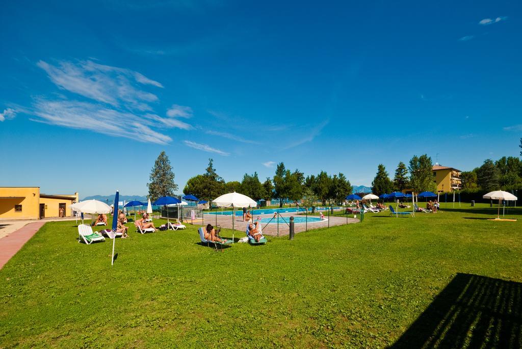 Campeggio del Garda Peschiera del Garda Esterno foto