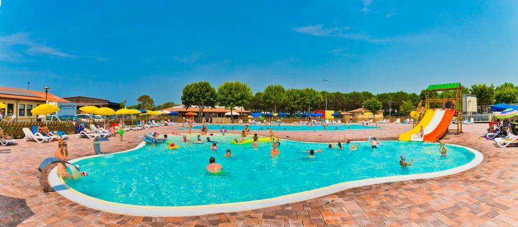 Campeggio del Garda Peschiera del Garda Esterno foto