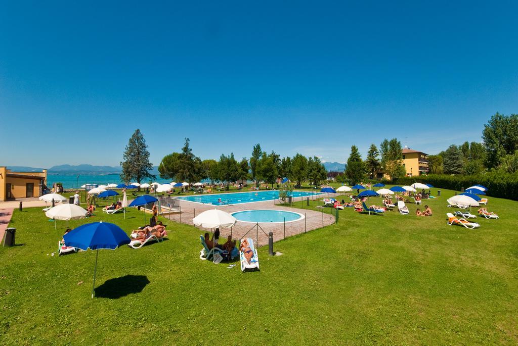 Campeggio del Garda Peschiera del Garda Esterno foto
